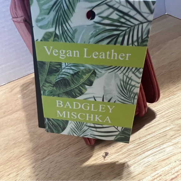BADGLEY MISCHKA NWT Vegan Leather Red Crossbody - Picture 6 of 7